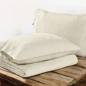 Laura Ashley Felicity Floral Reversible King Quilt Set 2 King Shams